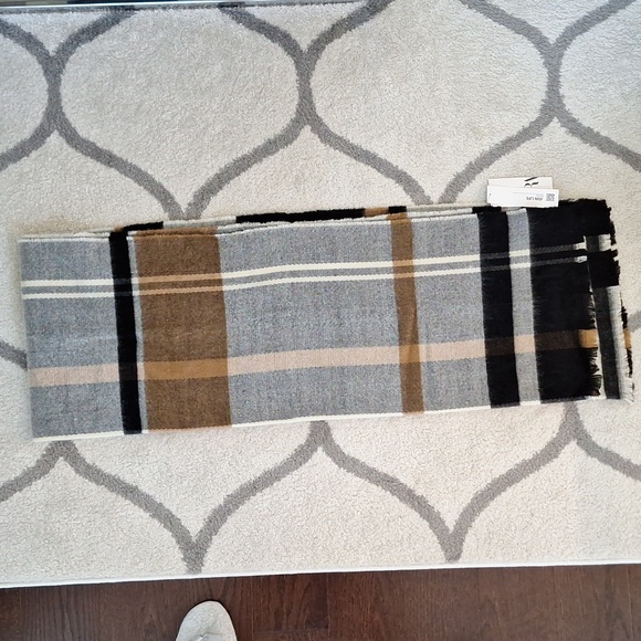 NEW ZARA Knit Scarf - Picture 3 of 8